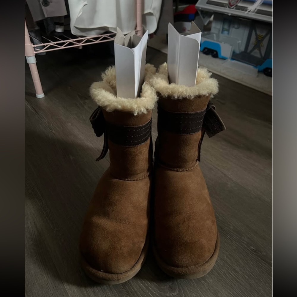 UGG Josette boots in the chestnut color with a leather bow accent - Picture 5 of 8